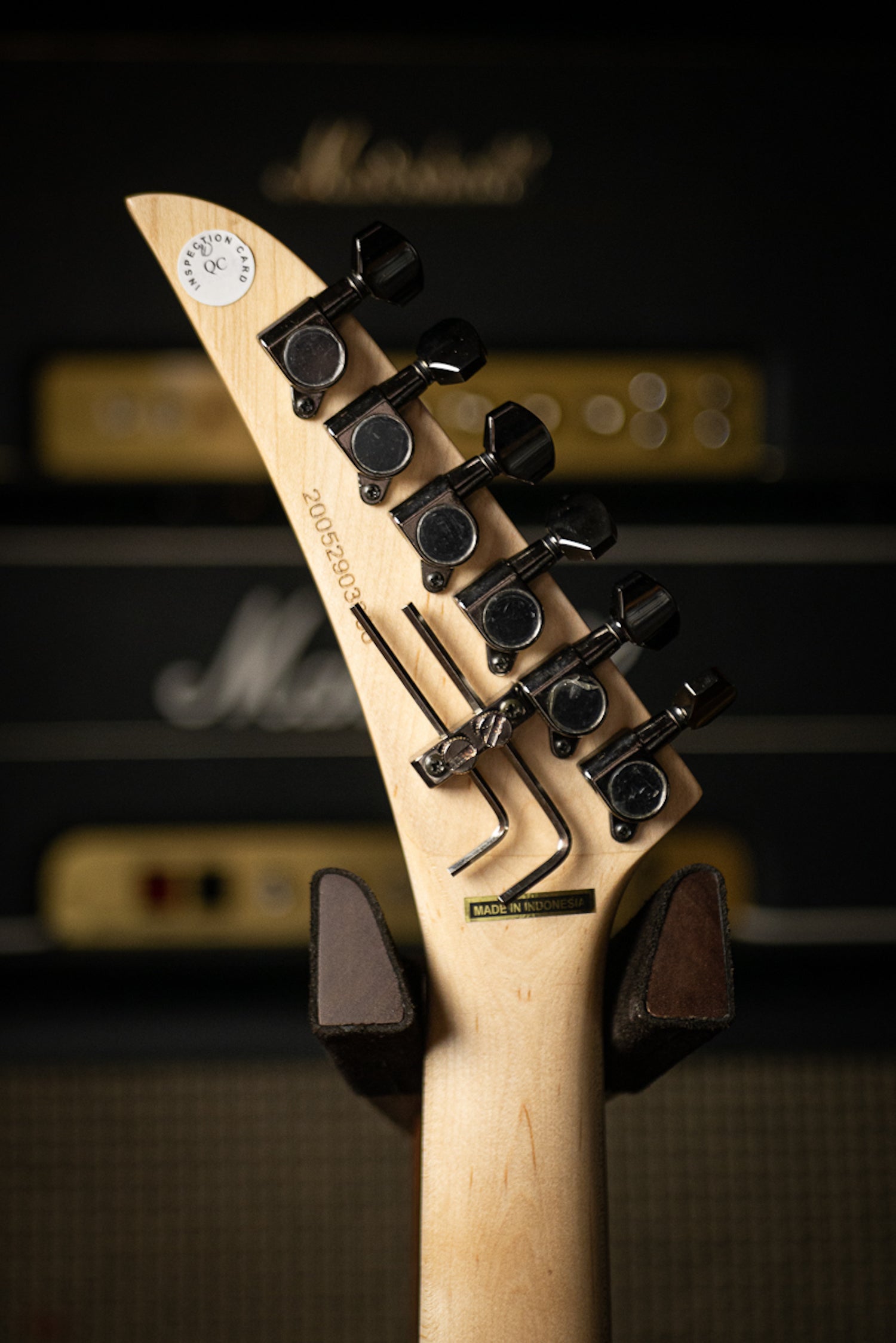 【美品】KRAMER NITE-Vクレーマー FLOYDROSE フロイドローズ Kramer Nite-V FR - black Metal electric guitar