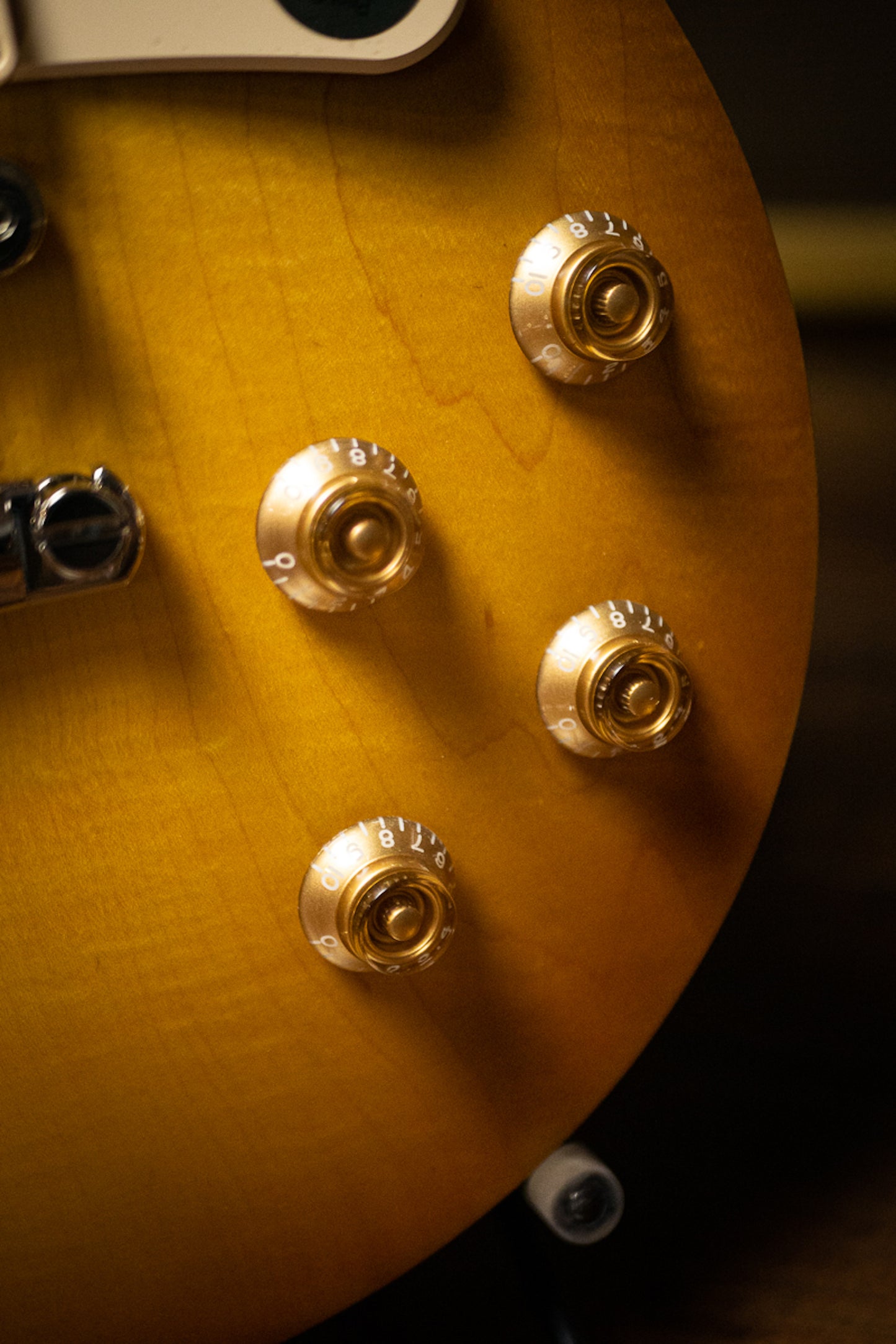 Gibson Les Paul Tribute Electric Guitar - Satin Honeyburst