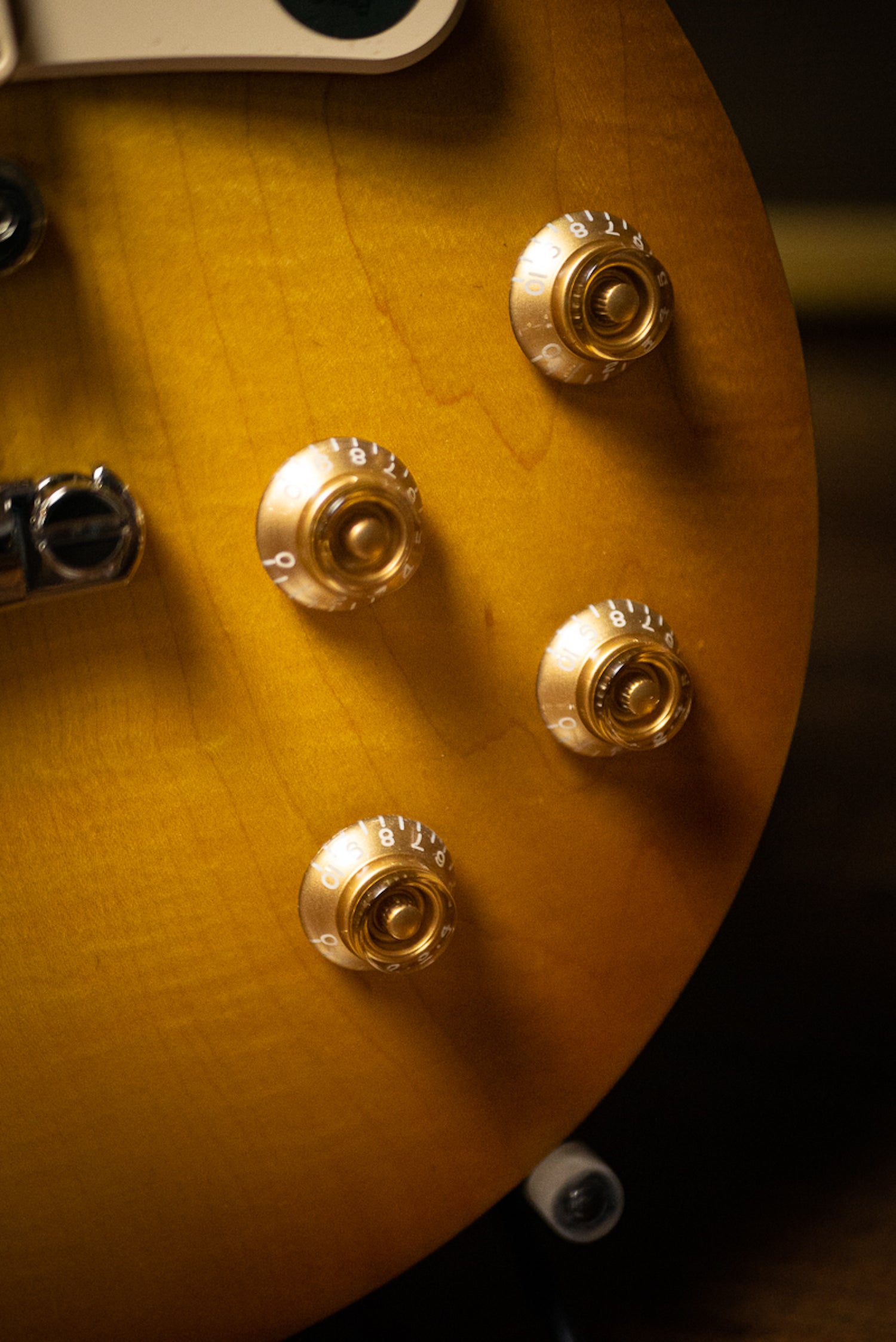 Gibson Les Paul Tribute Electric Guitar - Satin Honeyburst