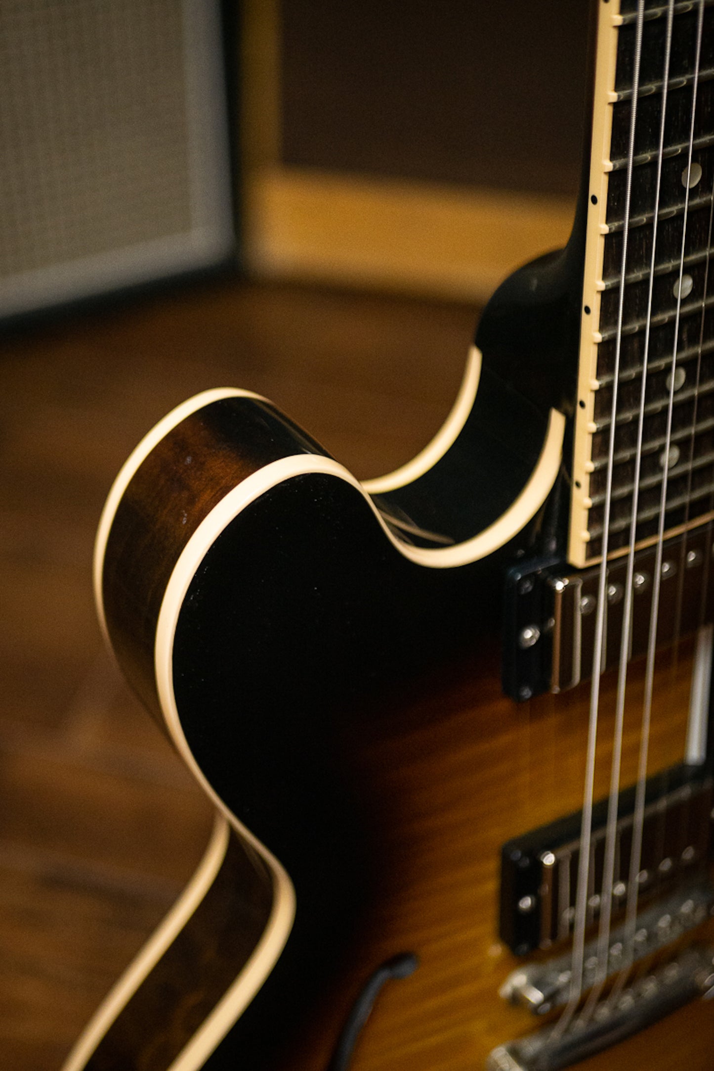 2008 Gibson ES-335 Dot Electric Guitar - Vintage Sunburst