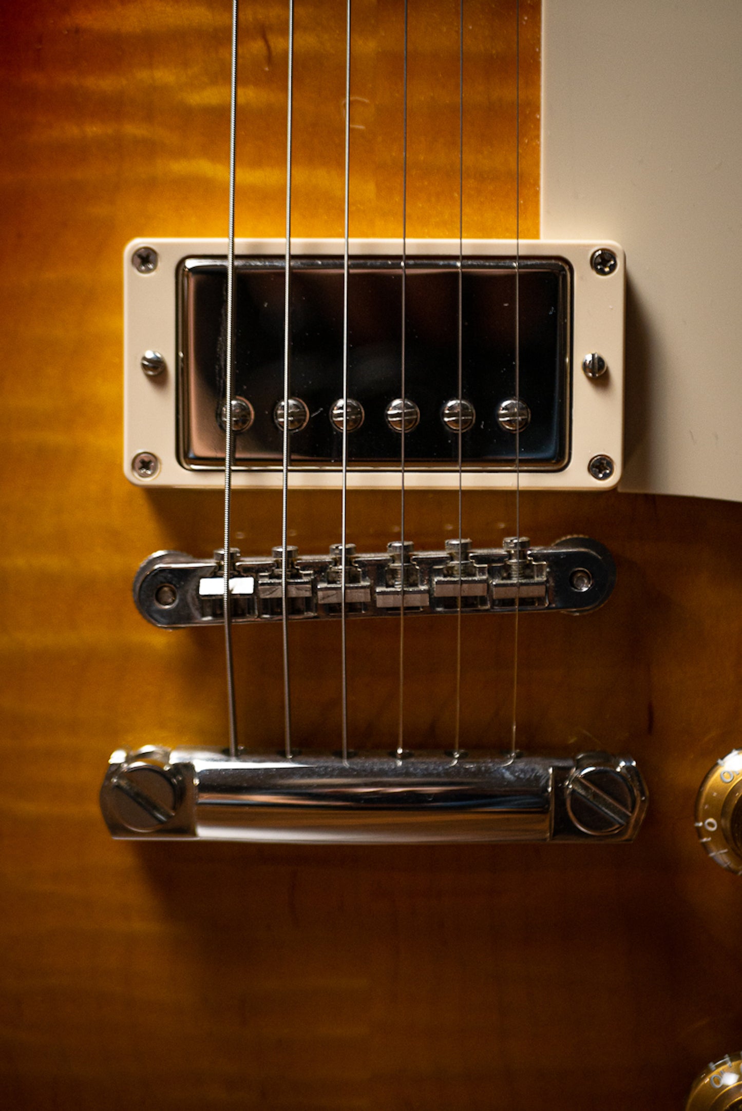 2014 Gibson Custom Shop Les Paul Long Scale 25.5” Electric Guitar - Washed Cherry Sunburst