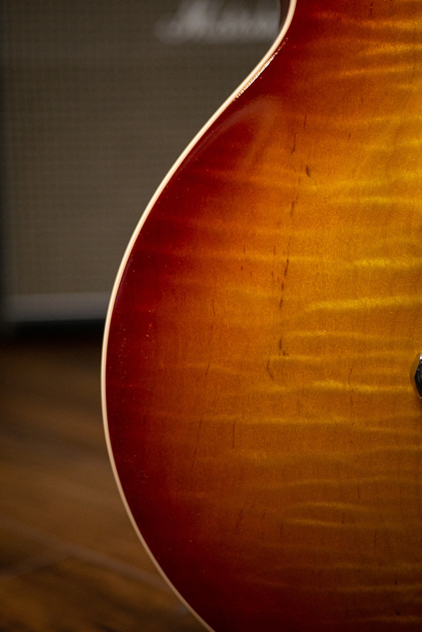 2014 Gibson Custom Shop Les Paul Long Scale 25.5” Electric Guitar - Washed Cherry Sunburst