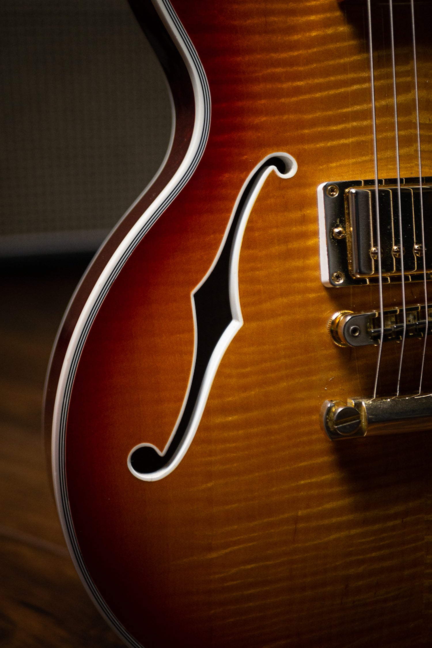 2018 Gibson Les Paul 2015 Supreme Electric Guitar - Heritage Cherry Sunburst