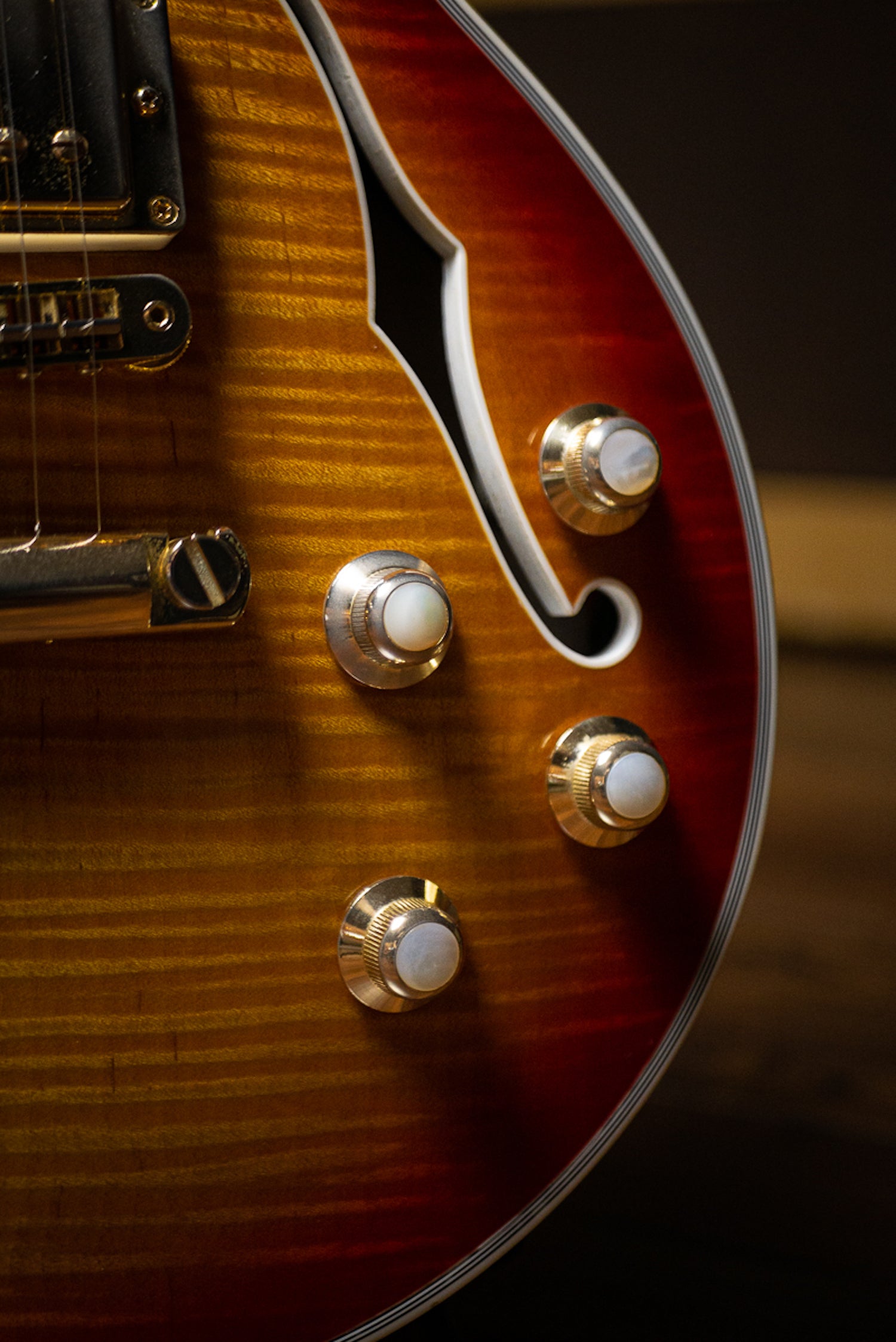 2018 Gibson Les Paul 2015 Supreme Electric Guitar - Heritage Cherry Sunburst