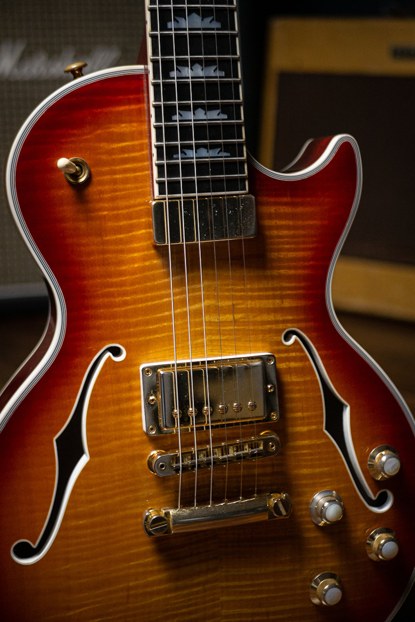 2018 Gibson Les Paul 2015 Supreme Electric Guitar - Heritage Cherry Sunburst