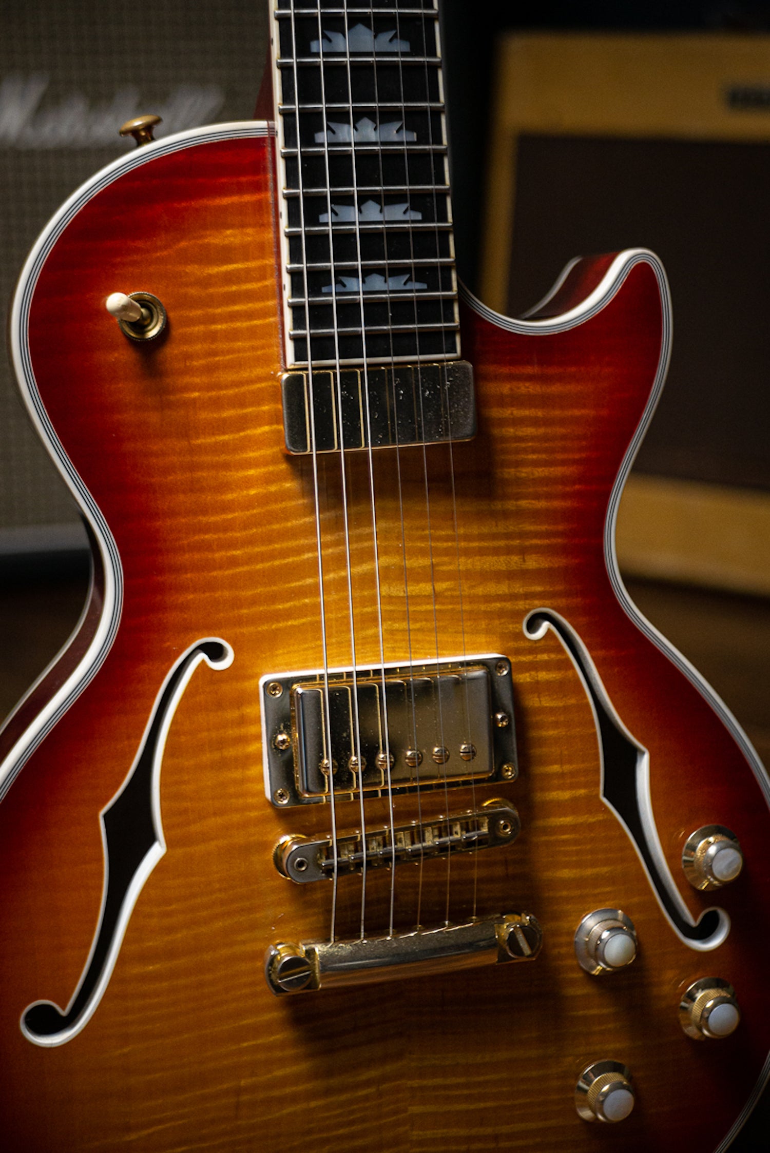 2018 Gibson Les Paul 2015 Supreme Electric Guitar - Heritage Cherry Sunburst