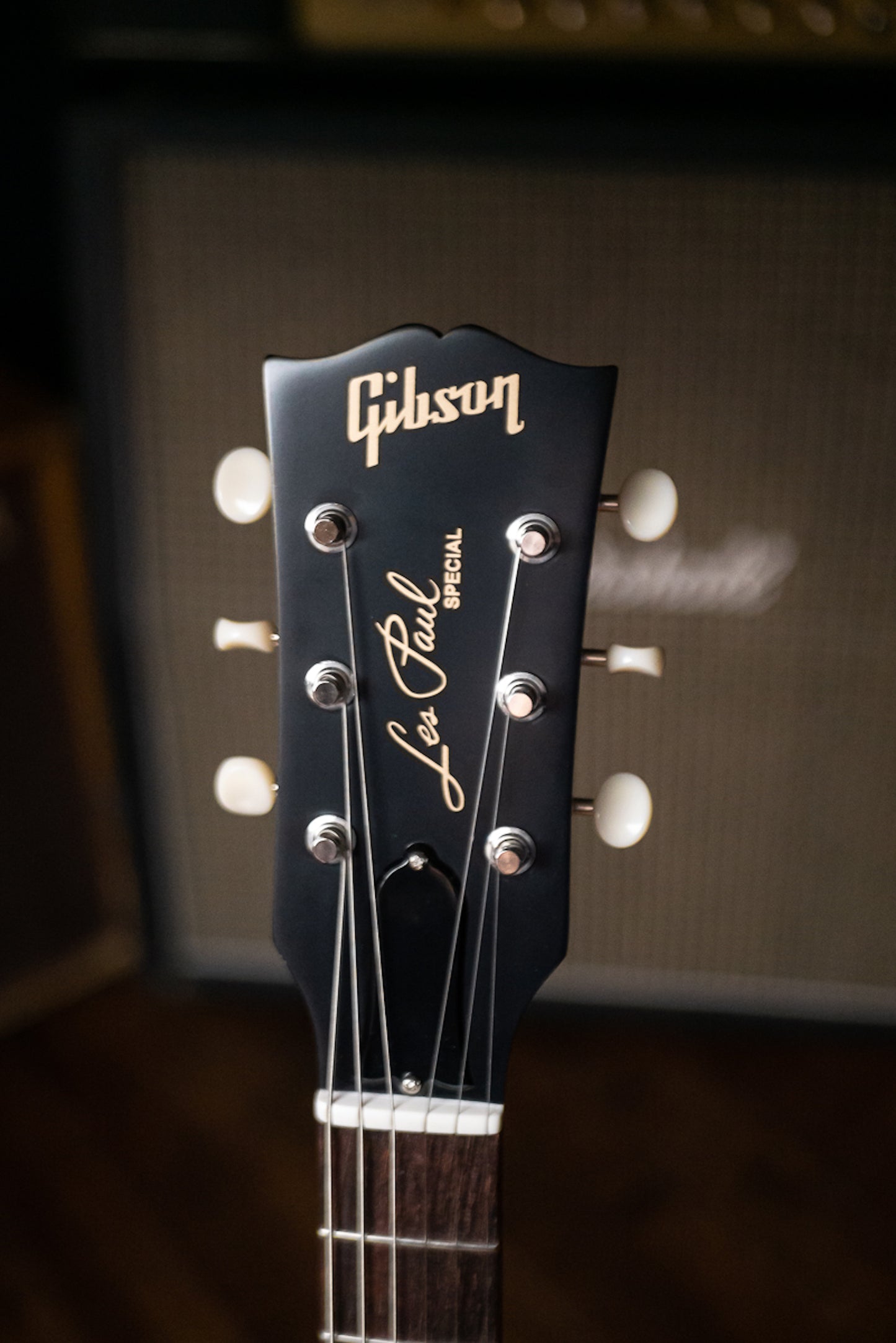Gibson Les Paul Special Tribute Humbucker Electric Guitar - Natural Walnut